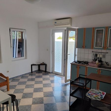 Apartmani Anja Sveta Nedelja  Εξωτερικό φωτογραφία