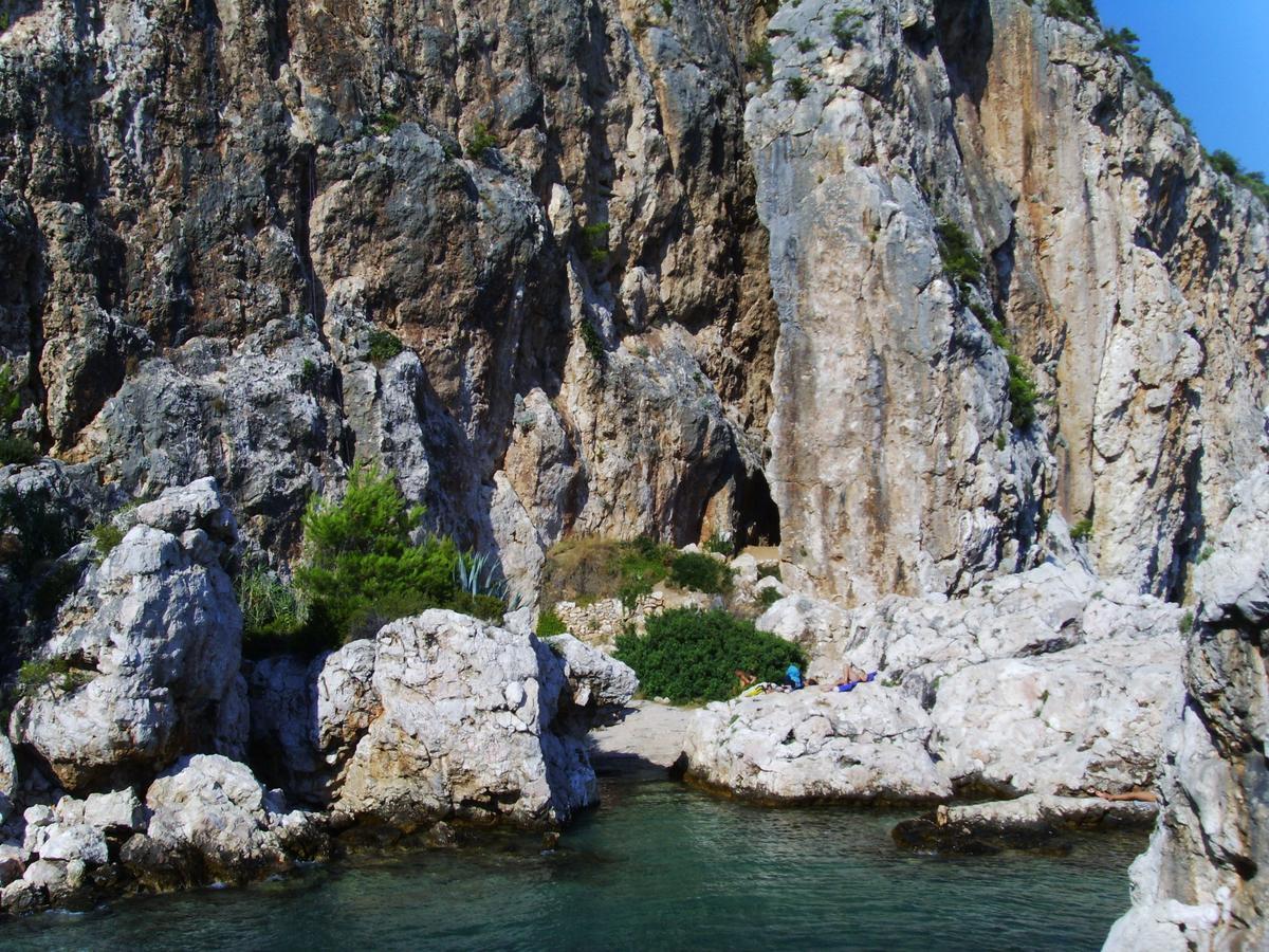 Apartmani Anja Sveta Nedelja  Εξωτερικό φωτογραφία